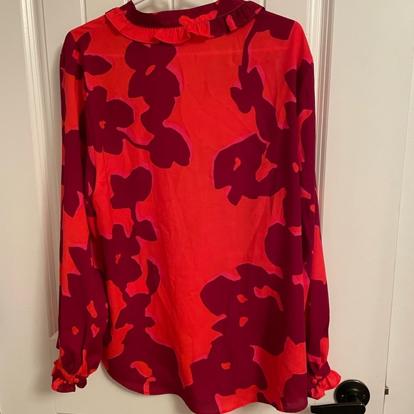 Beautiful printed top - Picture 3 of 4